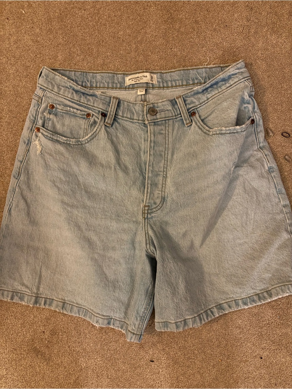 Abercrombie & Fitch curve love the 7” dad shorts high rise